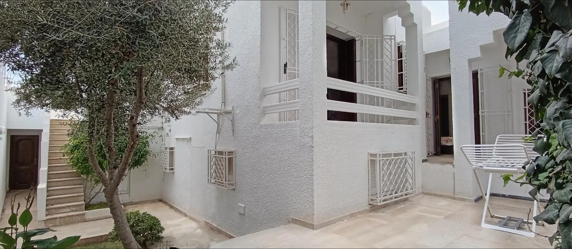 Dalton'S Villa With Pool Sukrah