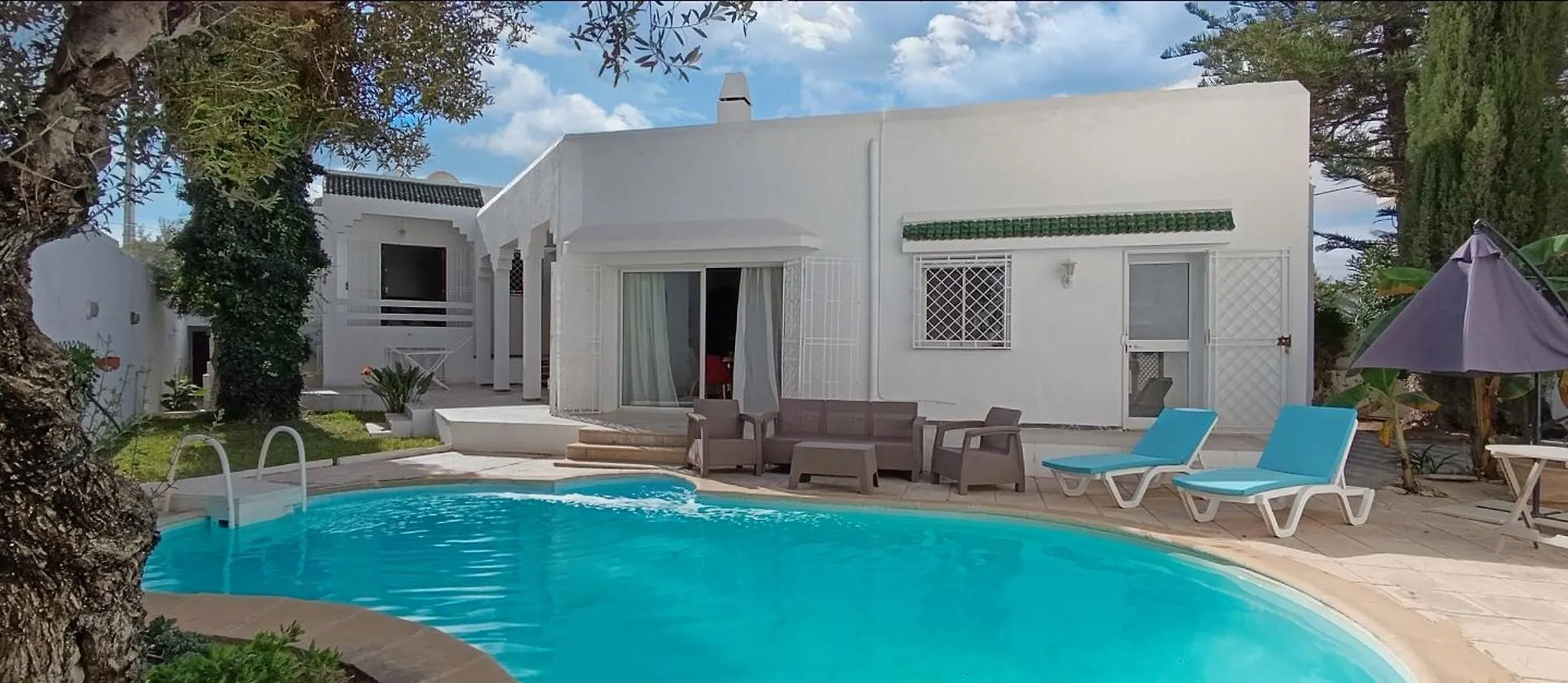Dalton'S Villa With Pool Sukrah